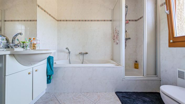 Image No.9-3 Bed House for sale