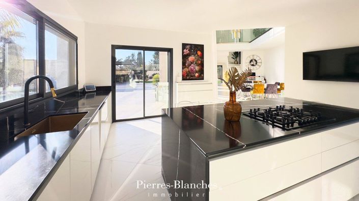 Image No.5-4 Bed House for sale