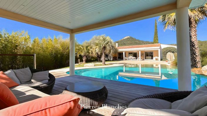 Image No.2-6 Bed House for sale