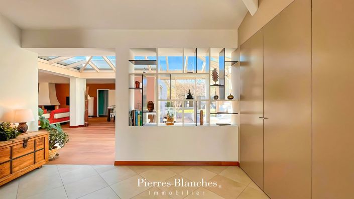 Image No.3-6 Bed House for sale