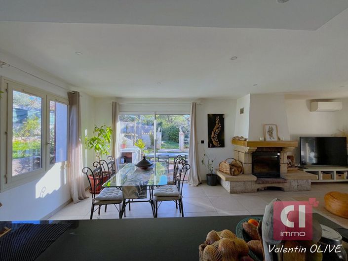 Image No.3-3 Bed House for sale