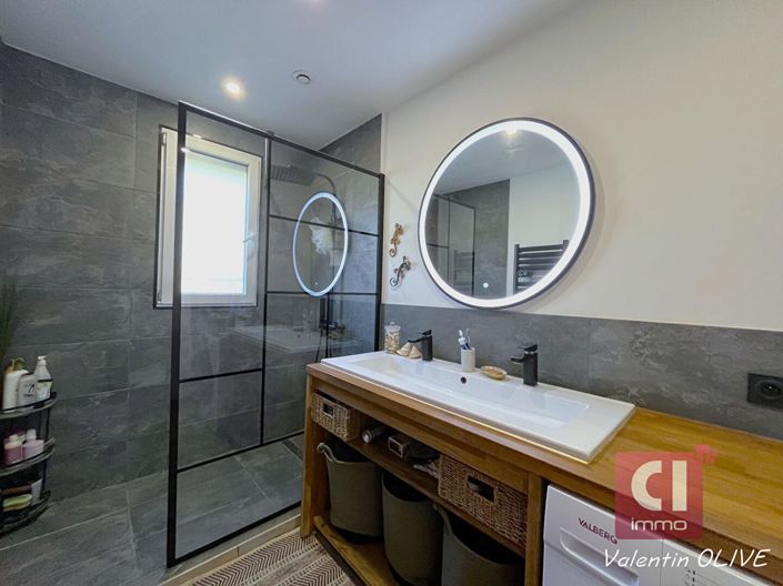 Image No.7-3 Bed House for sale