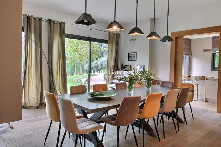 Image No.5-6 Bed House for sale