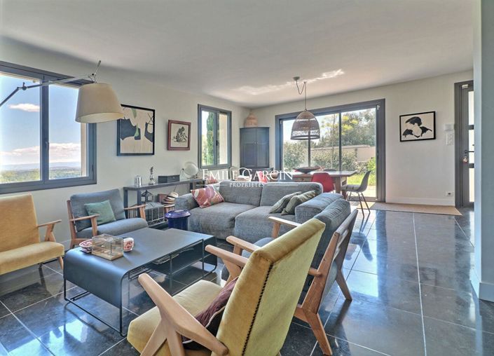 Image No.3-5 Bed Property for sale