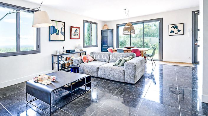 Image No.3-5 Bed Property for sale