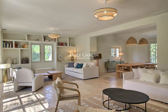 Image No.9-6 Bed House for sale