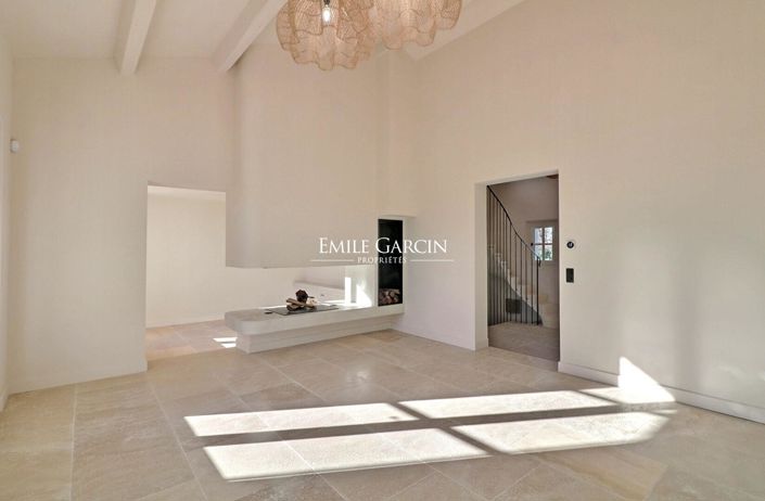 Image No.3-5 Bed House for sale