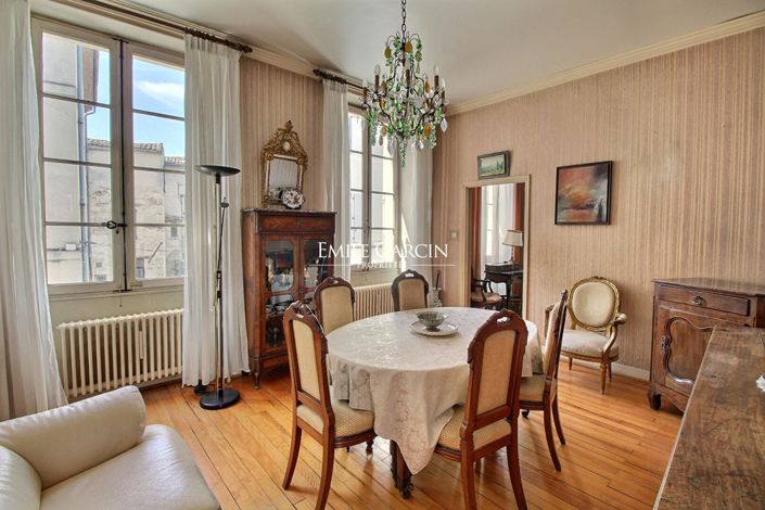 Image No.3-8 Bed House for sale