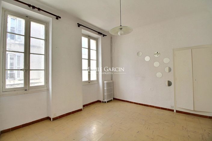 Image No.9-8 Bed House for sale