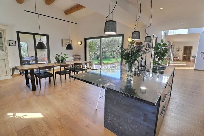 Image No.12-4 Bed House for sale