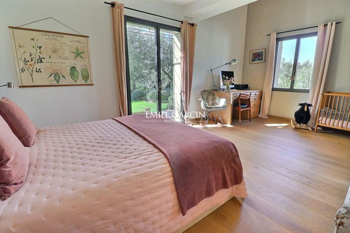 Image No.17-4 Bed House for sale