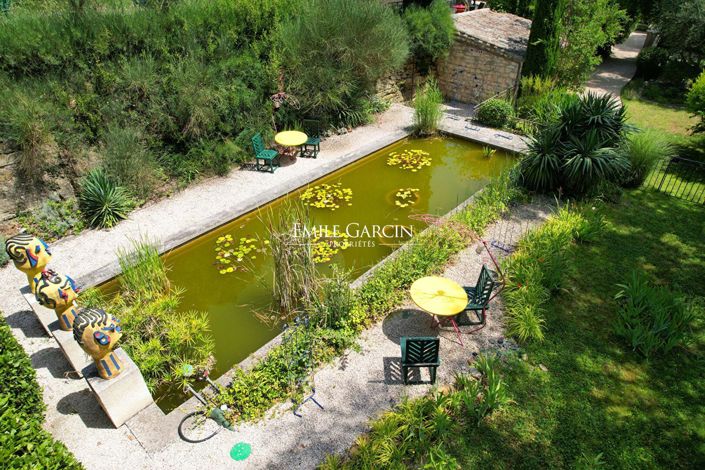 Image No.11-8 Bed Property for sale