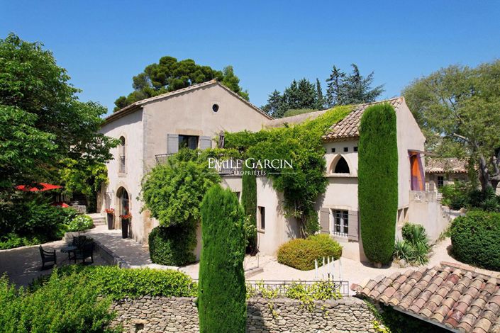 Image No.2-8 Bed Property for sale