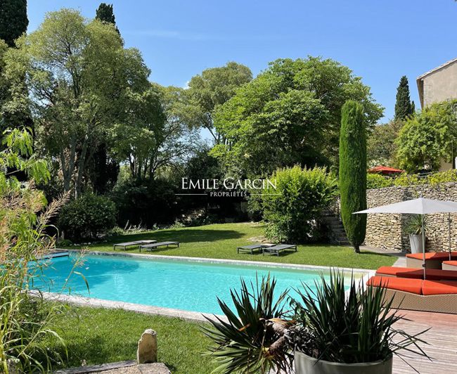 Image No.3-8 Bed Property for sale