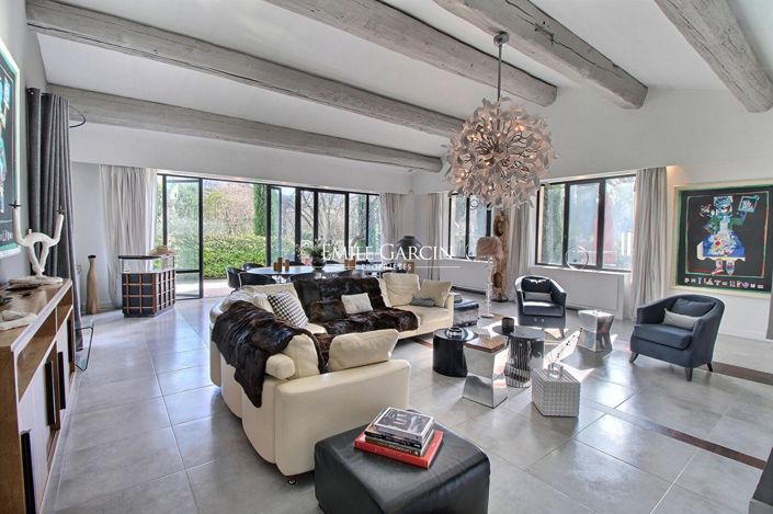 Image No.4-8 Bed Property for sale