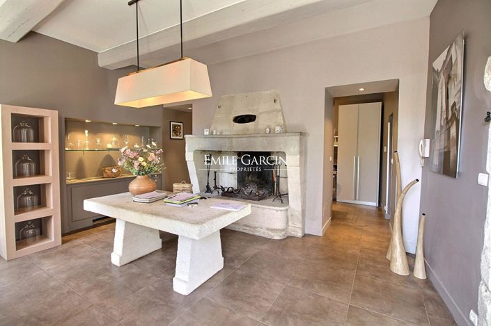 Image No.6-8 Bed Property for sale