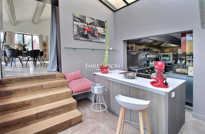 Image No.7-8 Bed Property for sale