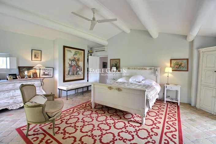 Image No.8-8 Bed House for sale