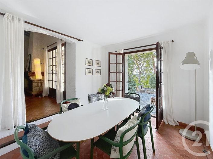 Image No.9-3 Bed House for sale