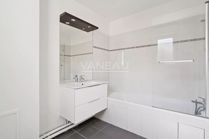 Image No.11-4 Bed House for sale