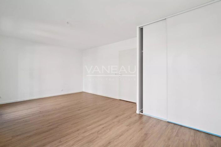 Image No.13-4 Bed House for sale