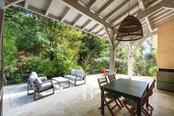 Image No.12-6 Bed House for sale