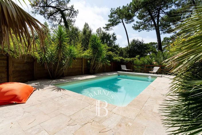 Image No.13-6 Bed House for sale