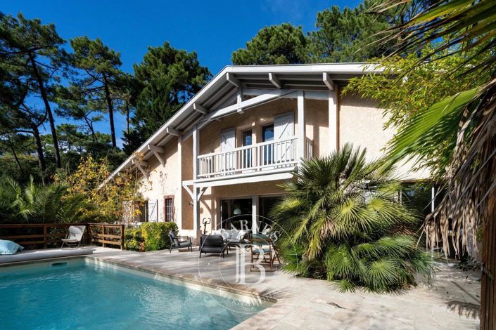 Image No.15-6 Bed House for sale