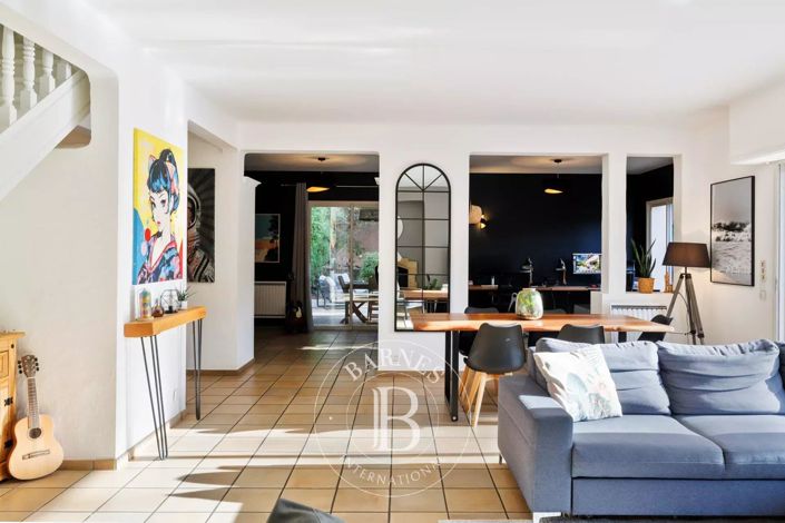 Image No.4-6 Bed House for sale