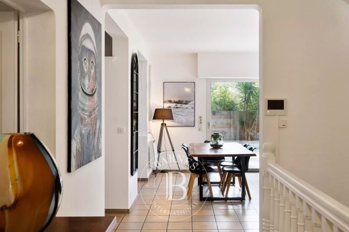 Image No.7-6 Bed House for sale