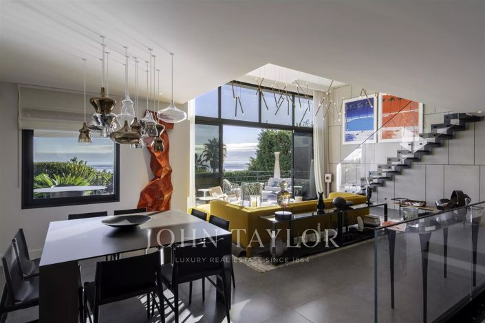 Image No.7-5 Bed House for sale