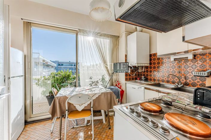 Image No.6-2 Bed Apartment for sale