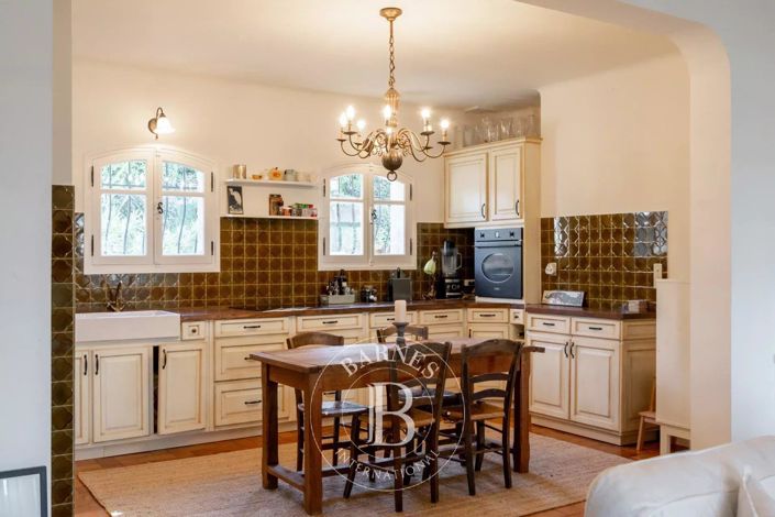 Image No.6-4 Bed House for sale