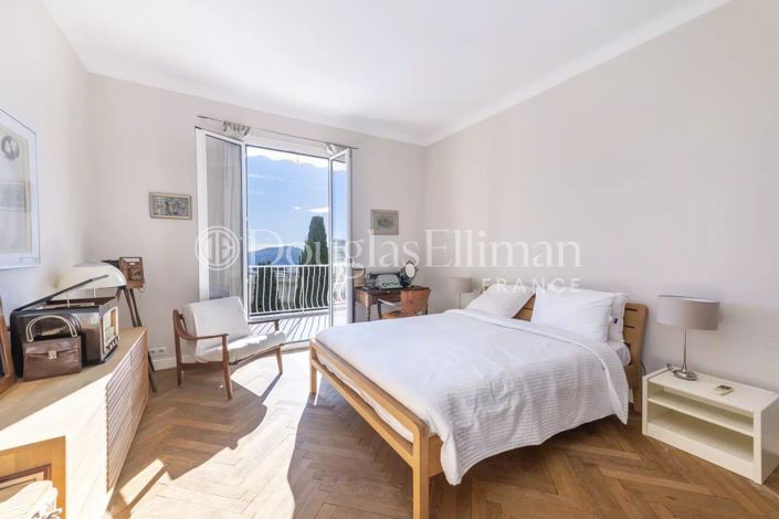 Image No.20-4 Bed House for sale