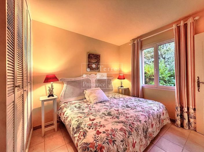 Image No.12-3 Bed House for sale