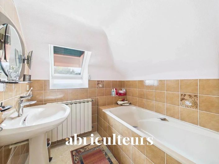 Image No.8-4 Bed House for sale