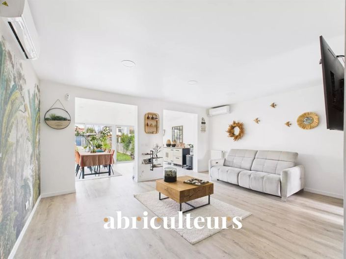 Image No.9-3 Bed House for sale