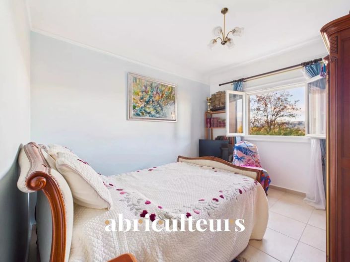 Image No.15-5 Bed House for sale