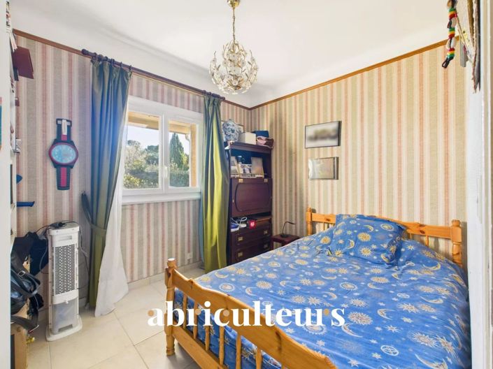 Image No.18-5 Bed House for sale