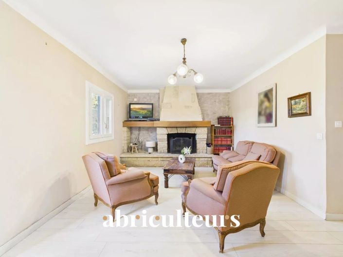 Image No.18-5 Bed House for sale