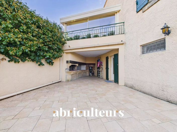 Image No.24-5 Bed House for sale