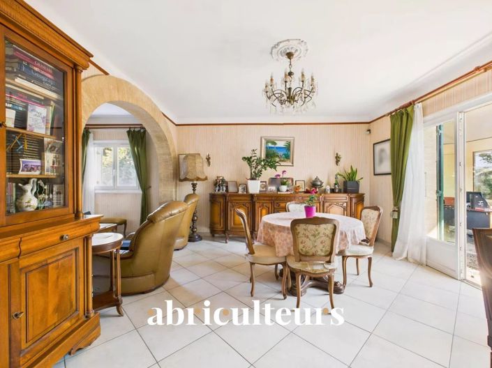 Image No.6-5 Bed House for sale