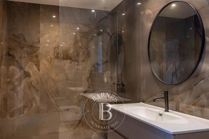 Image No.17-4 Bed House for sale