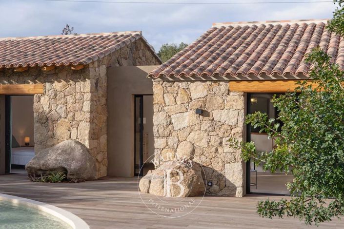 Image No.2-4 Bed House for sale