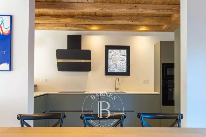 Image No.8-4 Bed House for sale