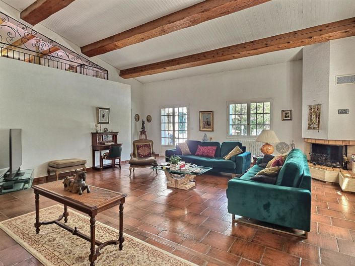 Image No.7-6 Bed House for sale