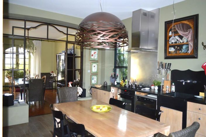 Image No.8-5 Bed House for sale