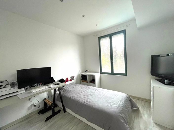 Image No.14-3 Bed House for sale