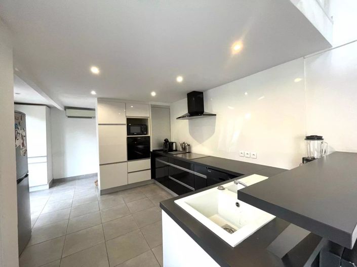 Image No.3-3 Bed House for sale