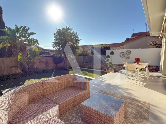 Image No.14-3 Bed House for sale